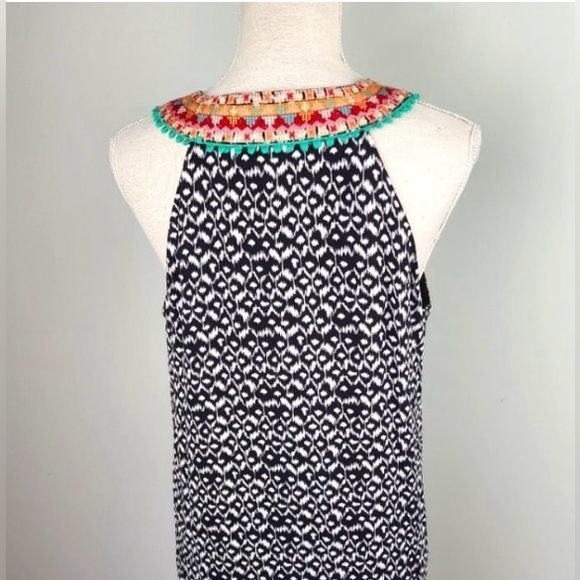 Gorgeous Scoop-Neck colorful Embroidered THML Rayon Latin- feeling summer dress - Picture 3 of 9